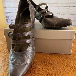 Fidji Alba Brown/Bronze Metallic Mary Jane Heels